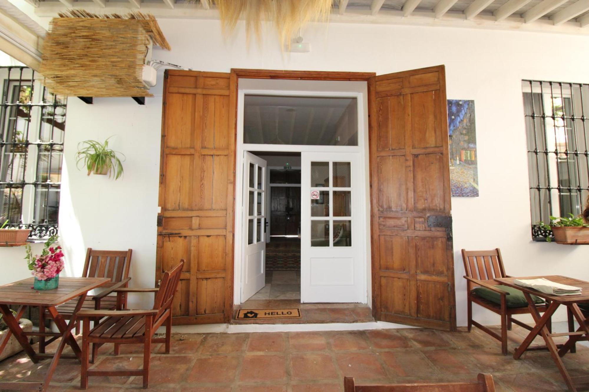 Hostal Las Acacias มาลากา ภายนอก รูปภาพ