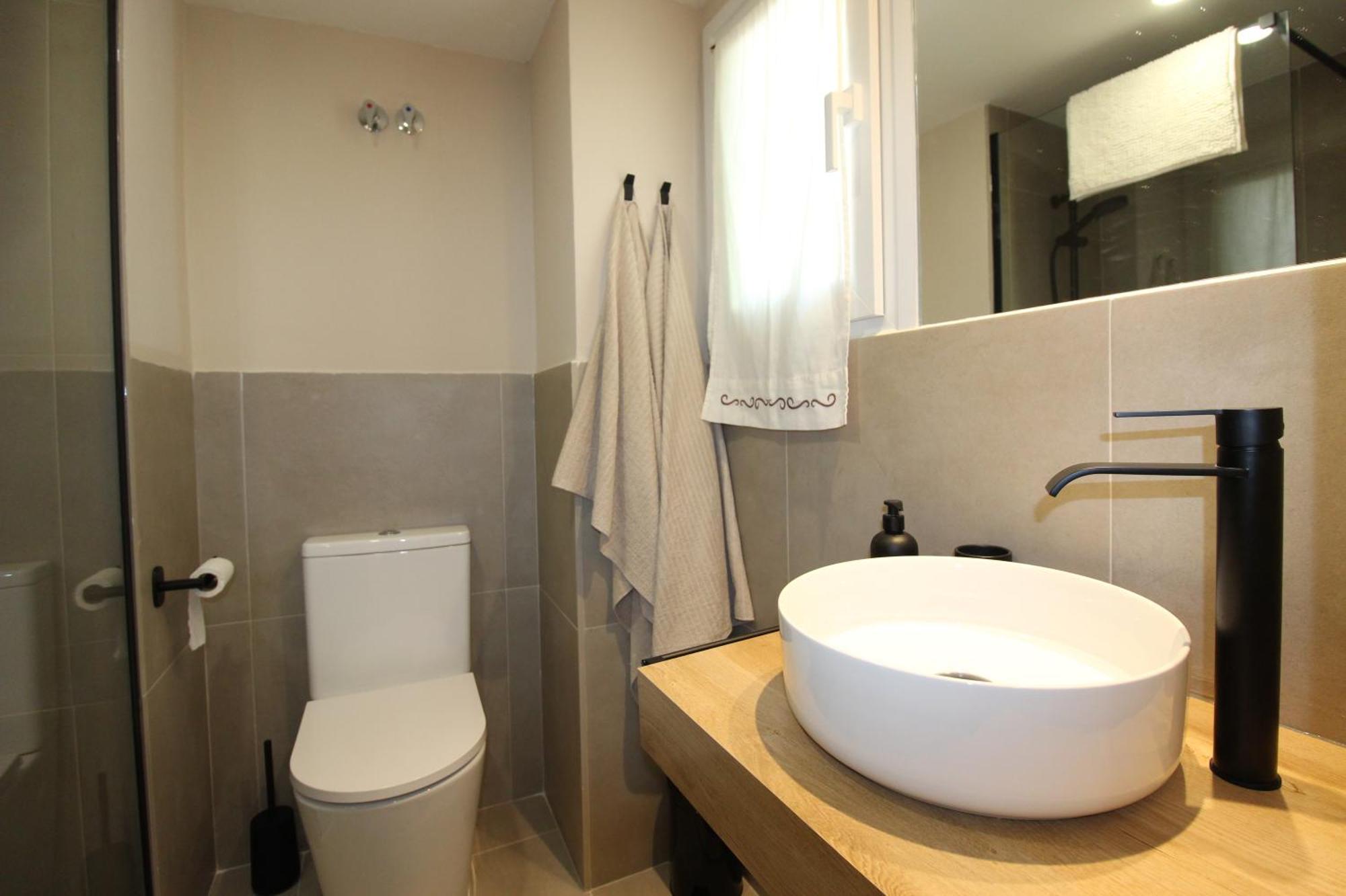 Hostal Las Acacias มาลากา ภายนอก รูปภาพ