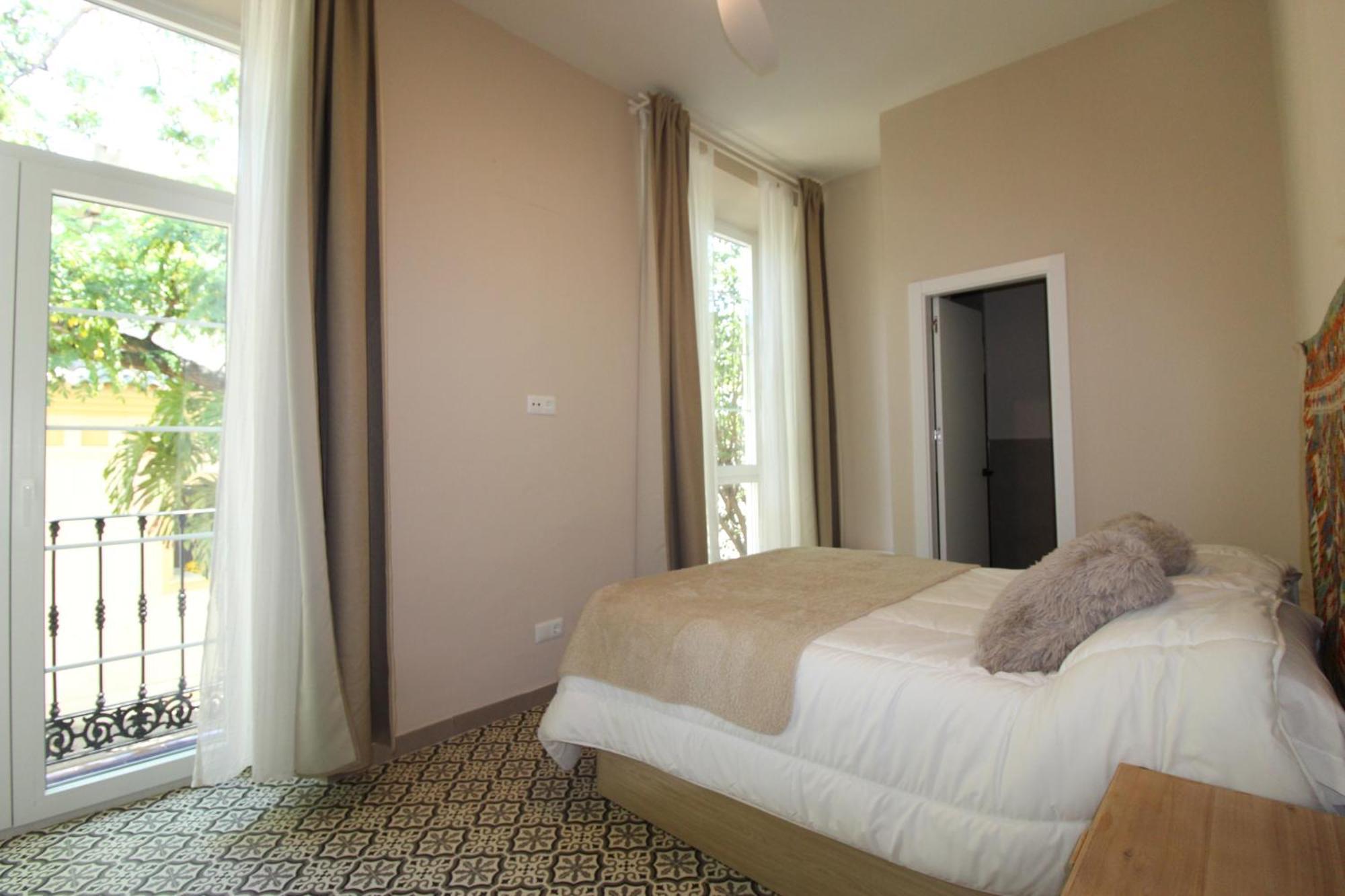 Hostal Las Acacias มาลากา ภายนอก รูปภาพ