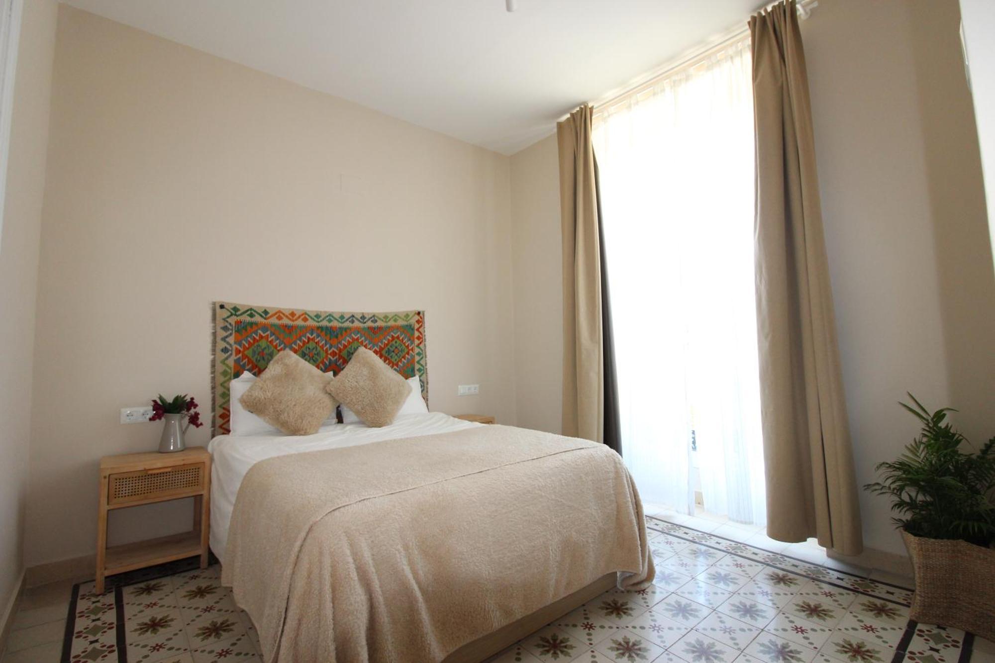 Hostal Las Acacias มาลากา ภายนอก รูปภาพ