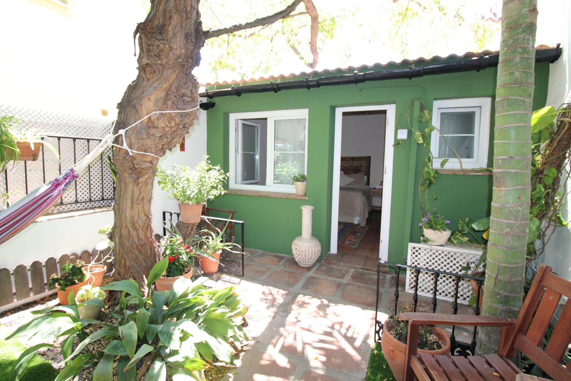 Hostal Las Acacias มาลากา ภายนอก รูปภาพ