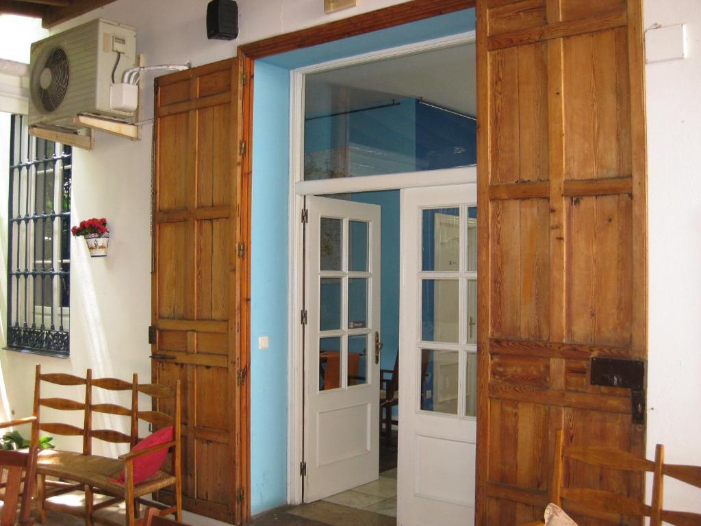 Hostal Las Acacias มาลากา ภายนอก รูปภาพ