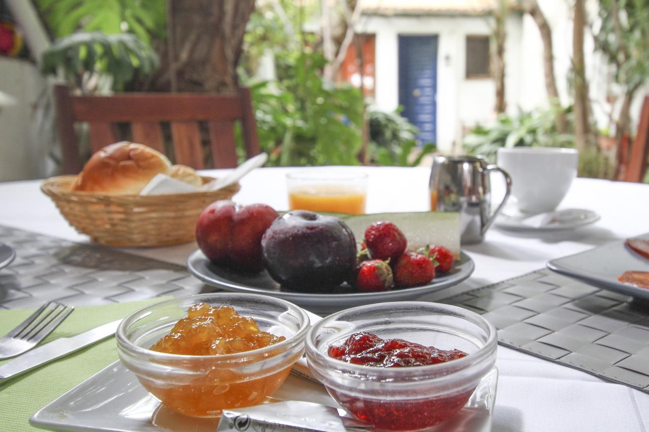 Hostal Las Acacias มาลากา ภายนอก รูปภาพ