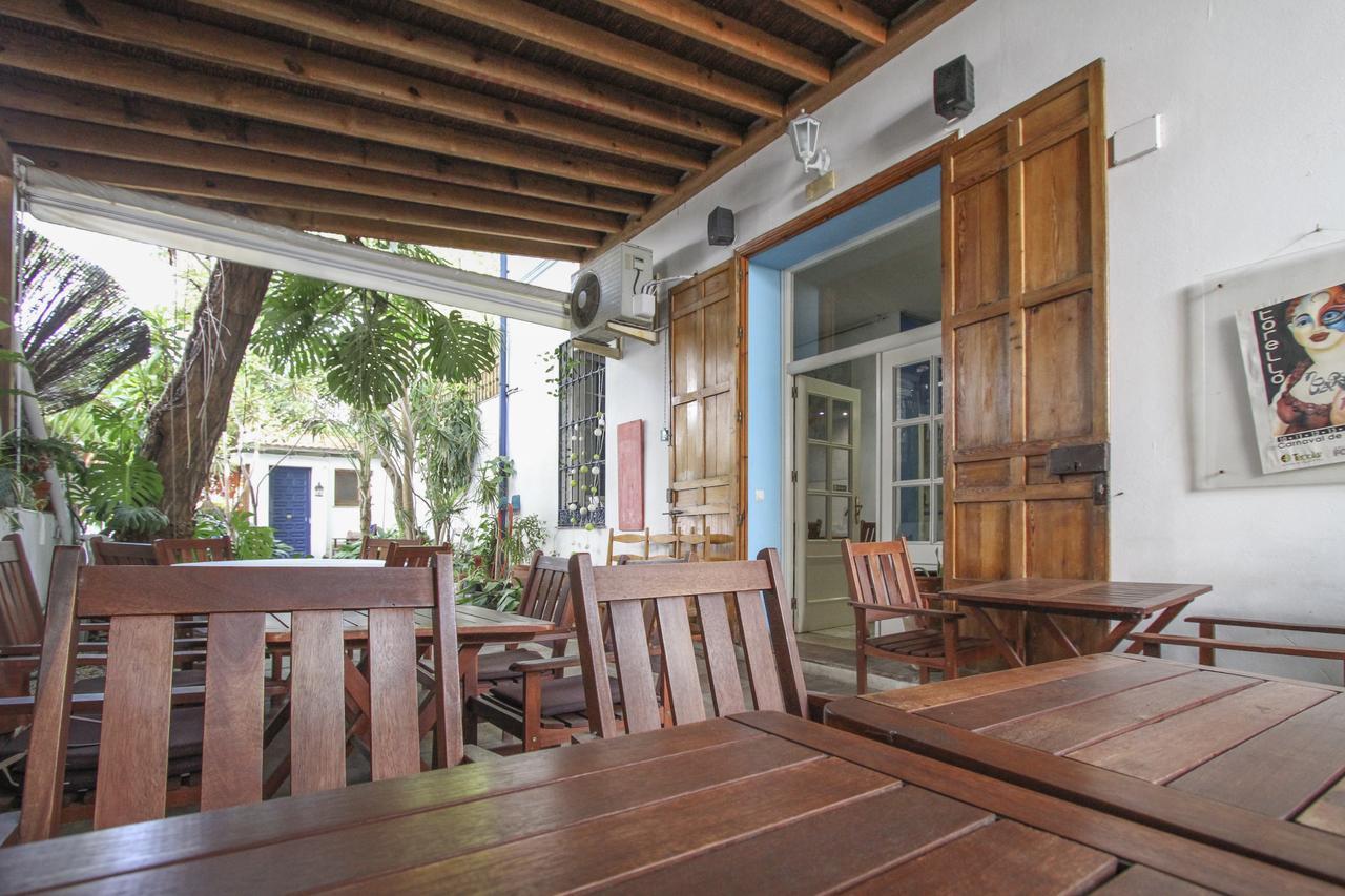 Hostal Las Acacias มาลากา ภายนอก รูปภาพ
