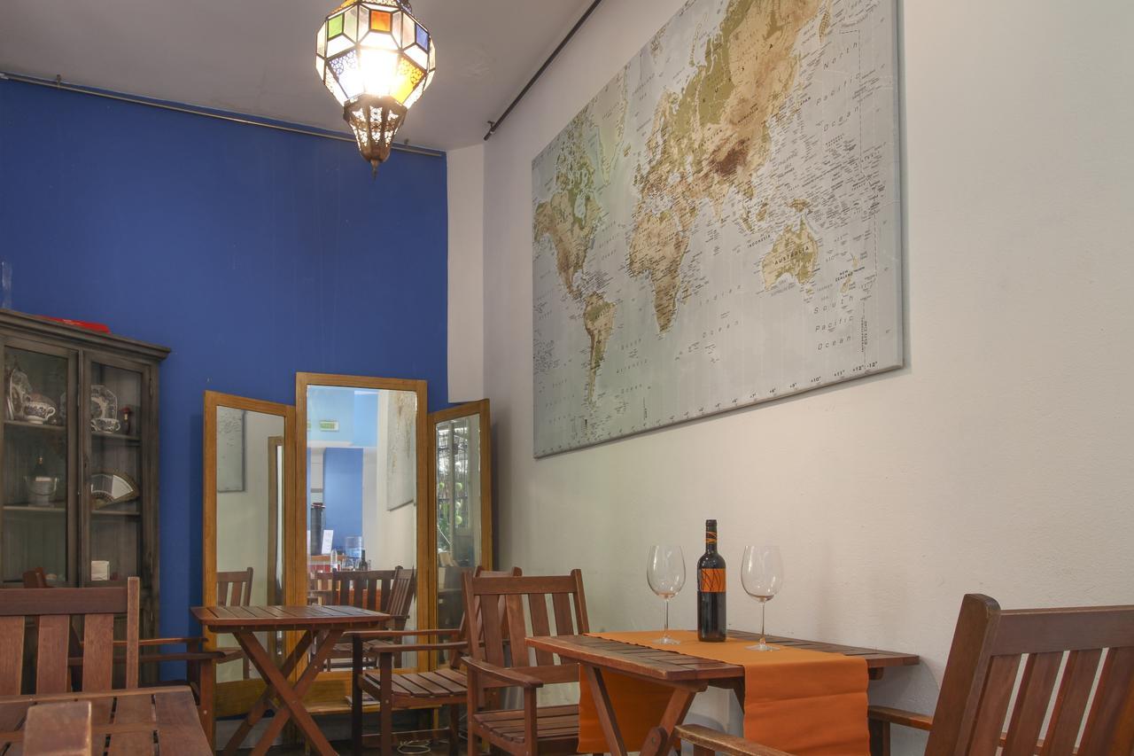 Hostal Las Acacias มาลากา ภายนอก รูปภาพ