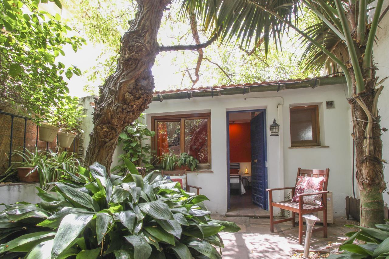Hostal Las Acacias มาลากา ภายนอก รูปภาพ