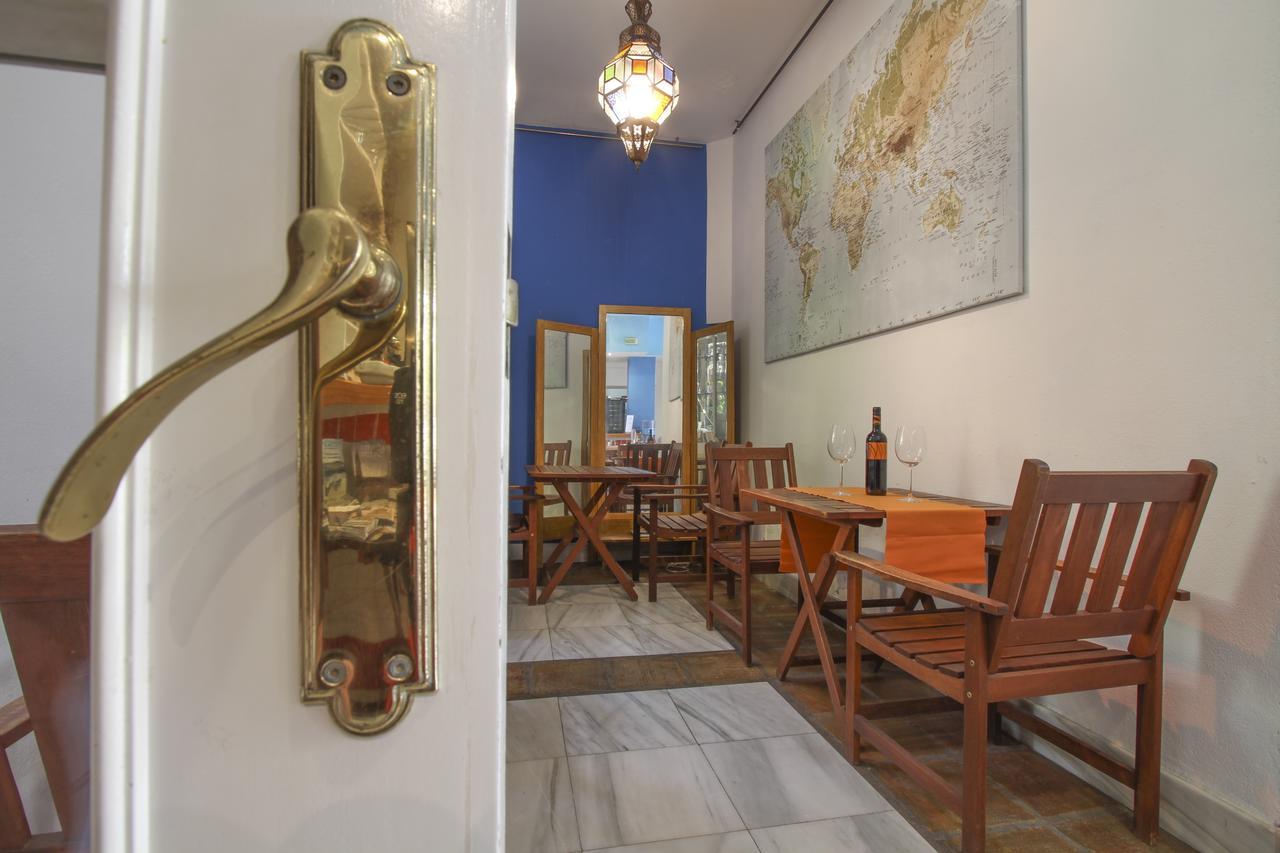 Hostal Las Acacias มาลากา ภายนอก รูปภาพ
