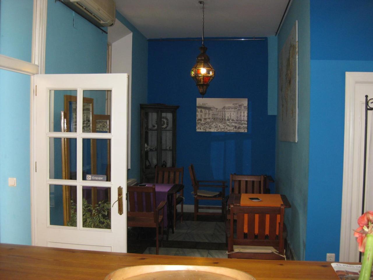 Hostal Las Acacias มาลากา ภายนอก รูปภาพ