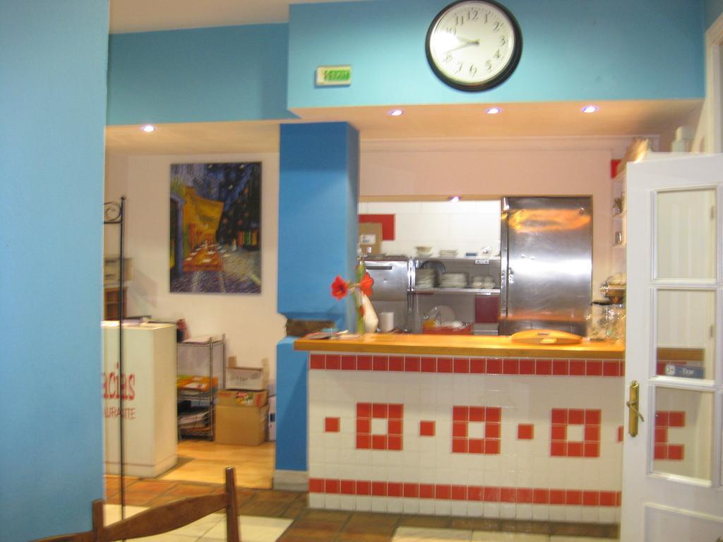 Hostal Las Acacias มาลากา ภายนอก รูปภาพ