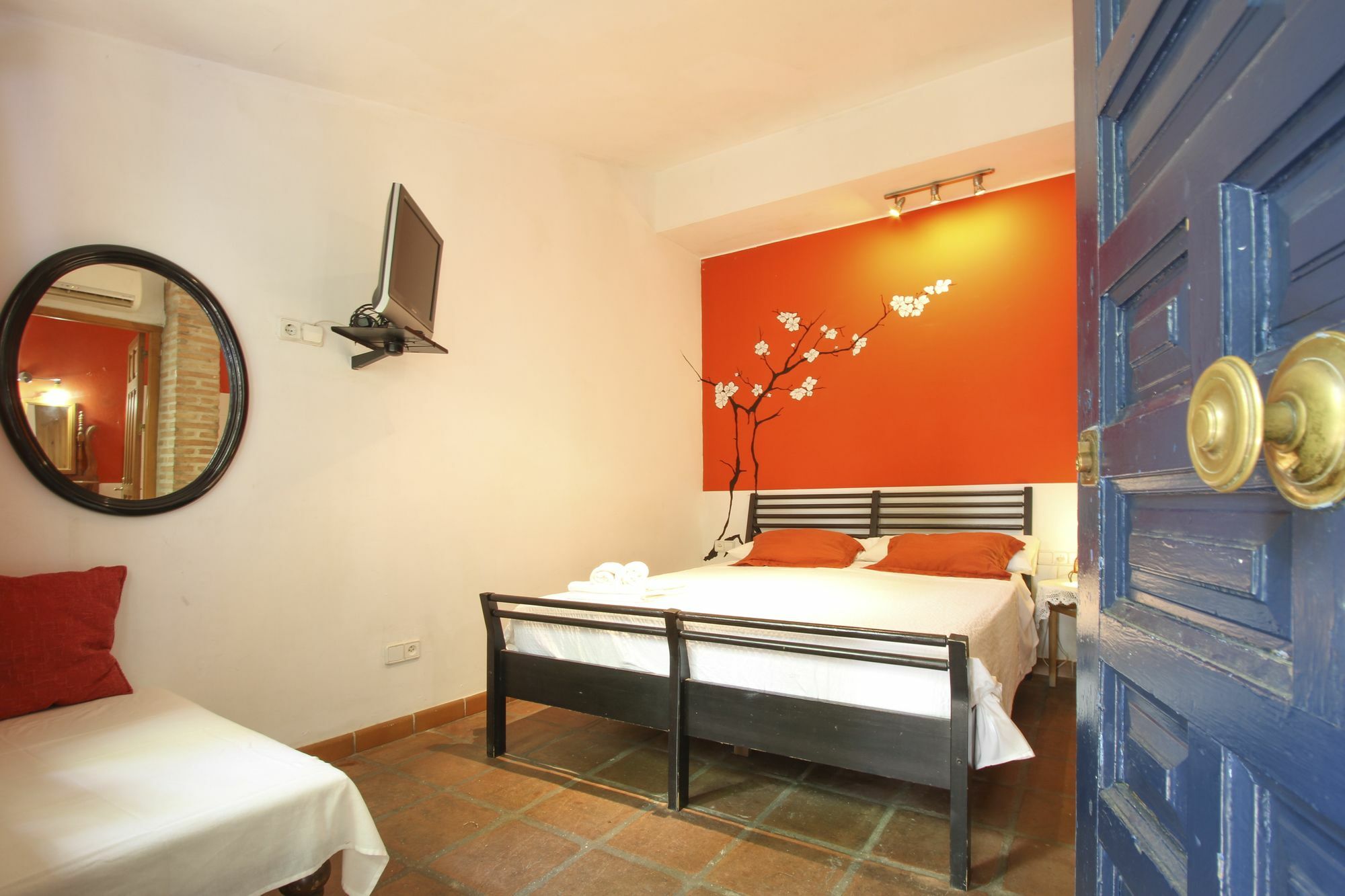 Hostal Las Acacias มาลากา ภายนอก รูปภาพ